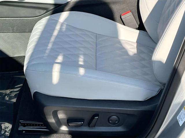 2025 Mitsubishi Outlander PHEV SEL S-AWC