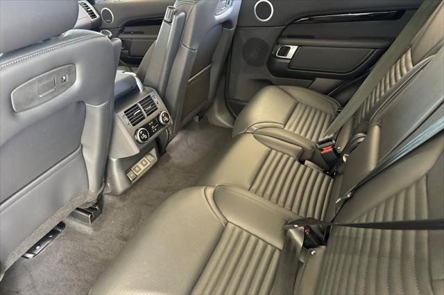 2025 Land Rover Discovery P300 S