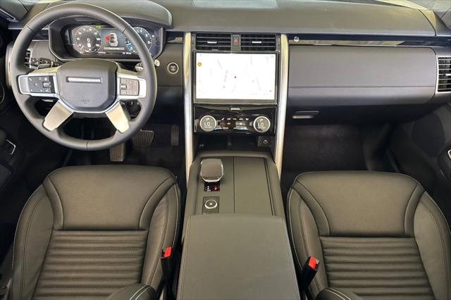 2025 Land Rover Discovery P300 S