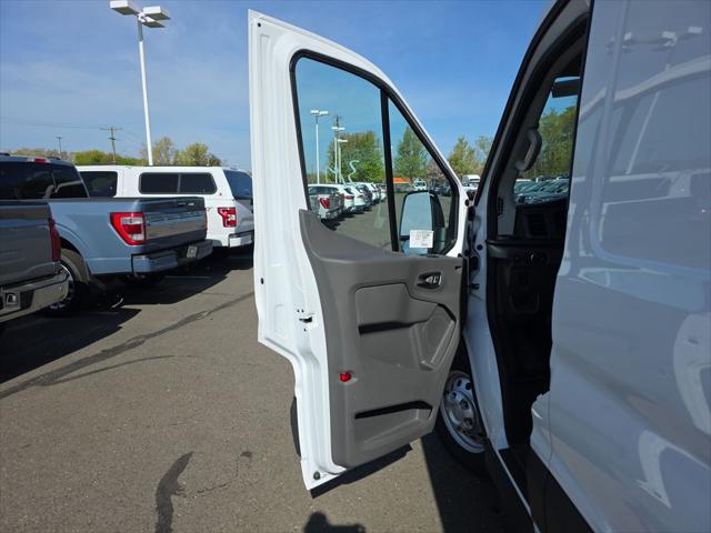 2025 Ford Transit Cargo Van T-250 148" Med Rf 9070 GVWR AWD
