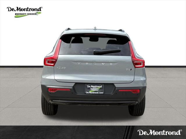 2026 Volvo XC40 Plus, B5 AWD Gas (mild hybrid), Dark