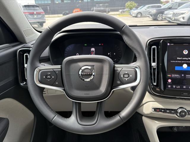 2026 Volvo XC40 Plus, B5 AWD Gas (mild hybrid), Dark