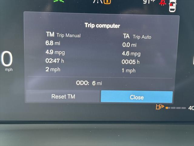 2026 Volvo XC40 Plus, B5 AWD Gas (mild hybrid), Dark