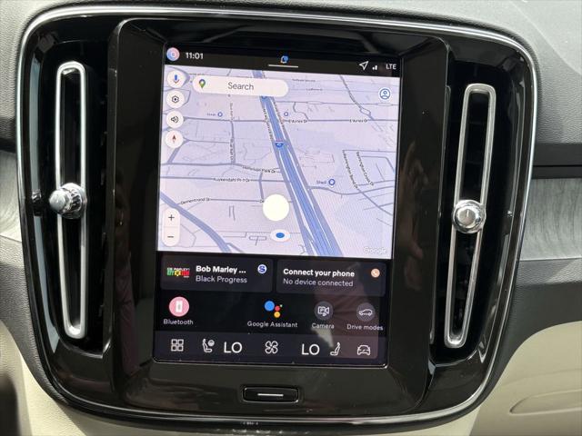 2026 Volvo XC40 Plus, B5 AWD Gas (mild hybrid), Dark