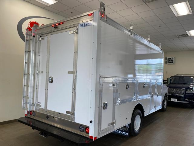 2026 Ford E-450 Cutaway E-450 DRW 158 WB