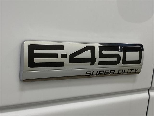 2026 Ford E-450 Cutaway E-450 DRW 158 WB