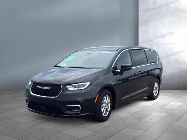 2023 Chrysler Pacifica Touring L for sale in Sioux Falls, SD