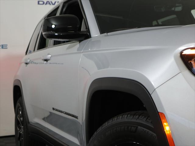 2025 Jeep Grand Cherokee GRAND CHEROKEE ALTITUDE 4X4
