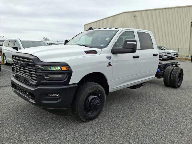 2026 RAM Ram 3500 Chassis Cab RAM 3500 TRADESMAN CREW CAB CHASSIS 4X4 60 CA 2026 RAM Ram 3500 Chassis Cab RAM 3500 TRADESMAN CREW CAB CHASSIS 4X4 60 CA