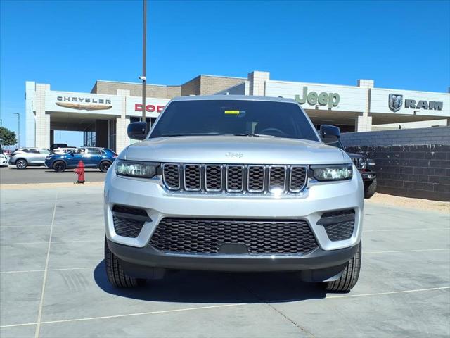 2025 Jeep Grand Cherokee GRAND CHEROKEE LAREDO X 4X4 2025 Jeep Grand Cherokee GRAND CHEROKEE LAREDO X 4X4