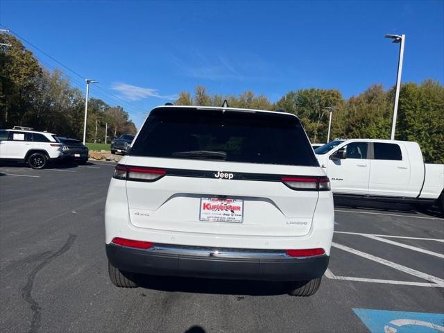 2025 Jeep Grand Cherokee GRAND CHEROKEE LAREDO X 4X4