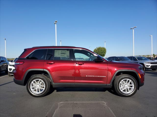 2025 Jeep Grand Cherokee GRAND CHEROKEE LAREDO X 4X4