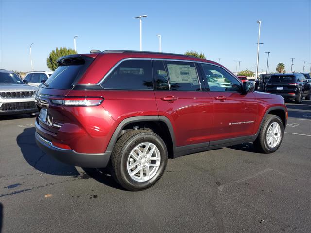 2025 Jeep Grand Cherokee GRAND CHEROKEE LAREDO X 4X4
