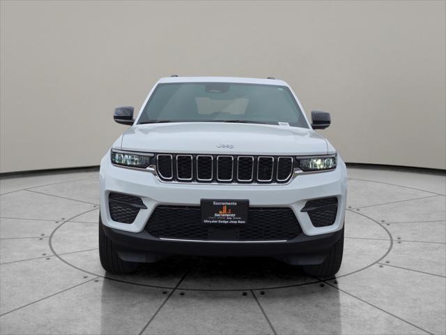 2025 Jeep Grand Cherokee GRAND CHEROKEE LAREDO X 4X4