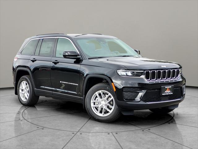 2025 Jeep Grand Cherokee GRAND CHEROKEE LAREDO X 4X4