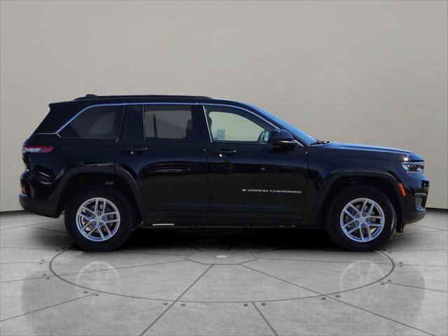 2025 Jeep Grand Cherokee GRAND CHEROKEE LAREDO X 4X4