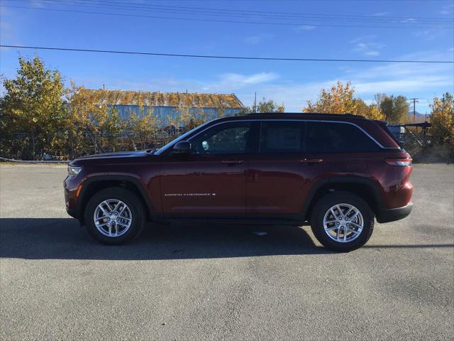 2025 Jeep Grand Cherokee GRAND CHEROKEE LAREDO X 4X4