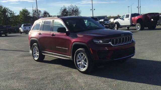 2025 Jeep Grand Cherokee GRAND CHEROKEE LAREDO X 4X4