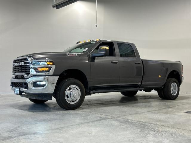 2026 RAM Ram 3500 RAM 3500 TRADESMAN CREW CAB 4X4 8 BOX