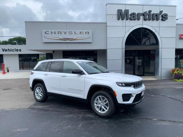 2025 Jeep Grand Cherokee GRAND CHEROKEE LAREDO X 4X4