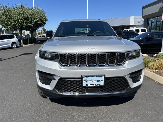 2025 Jeep Grand Cherokee GRAND CHEROKEE LAREDO X 4X4