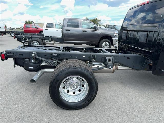 2026 RAM Ram 3500 Chassis Cab RAM 3500 TRADESMAN CREW CAB CHASSIS 4X4 60 CA