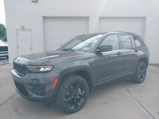 2025 Jeep Grand Cherokee GRAND CHEROKEE ALTITUDE 4X4 2025 Jeep Grand Cherokee GRAND CHEROKEE ALTITUDE 4X4