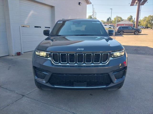 2025 Jeep Grand Cherokee GRAND CHEROKEE LAREDO X 4X4