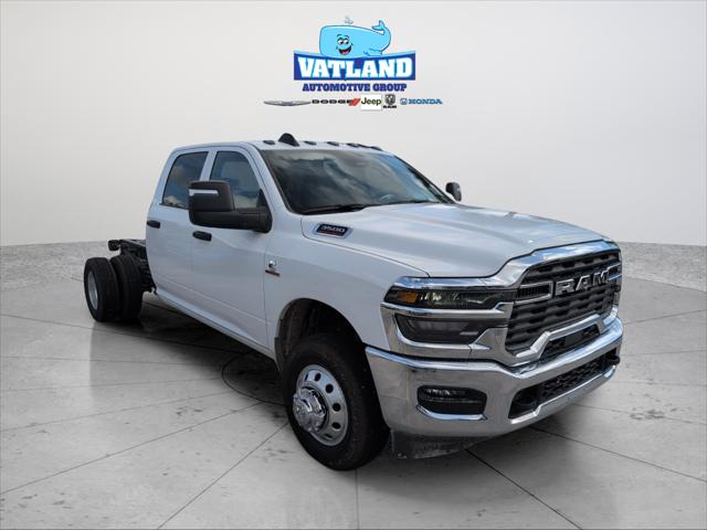 2026 RAM Ram 3500 Chassis Cab RAM 3500 TRADESMAN CREW CAB CHASSIS 4X4 60 CA 2026 RAM Ram 3500 Chassis Cab RAM 3500 TRADESMAN CREW CAB CHASSIS 4X4 60 CA