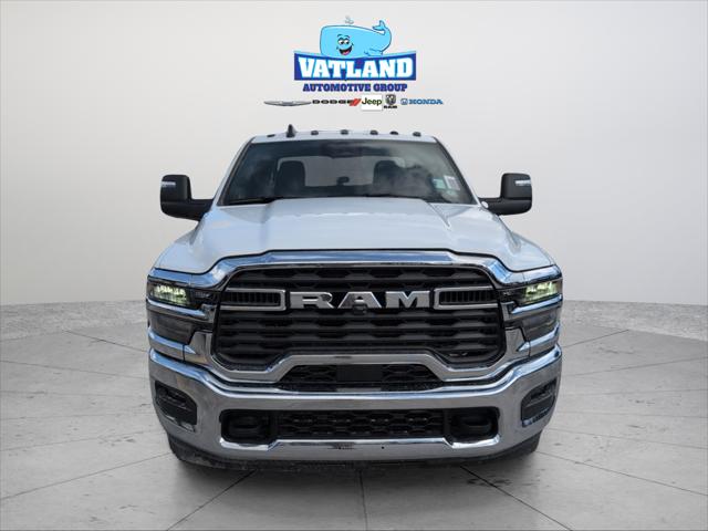 2026 RAM Ram 3500 Chassis Cab RAM 3500 TRADESMAN CREW CAB CHASSIS 4X4 60 CA 2026 RAM Ram 3500 Chassis Cab RAM 3500 TRADESMAN CREW CAB CHASSIS 4X4 60 CA