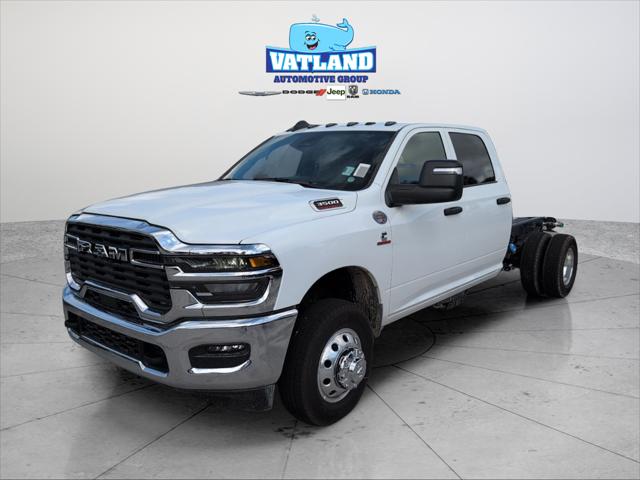 2026 RAM Ram 3500 Chassis Cab RAM 3500 TRADESMAN CREW CAB CHASSIS 4X4 60 CA 2026 RAM Ram 3500 Chassis Cab RAM 3500 TRADESMAN CREW CAB CHASSIS 4X4 60 CA