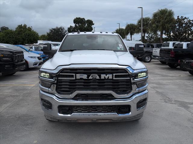 2026 RAM Ram 3500 Chassis Cab RAM 3500 TRADESMAN CREW CAB CHASSIS 4X4 60 CA 2026 RAM Ram 3500 Chassis Cab RAM 3500 TRADESMAN CREW CAB CHASSIS 4X4 60 CA