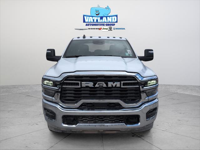 2026 RAM Ram 3500 Chassis Cab RAM 3500 TRADESMAN CREW CAB CHASSIS 4X4 60 CA