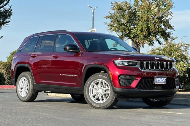 2025 Jeep Grand Cherokee GRAND CHEROKEE LAREDO X 4X4