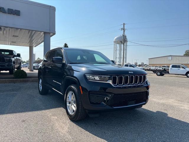 2025 Jeep Grand Cherokee Laredo X 4x4