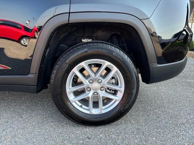 2025 Jeep Grand Cherokee Laredo X 4x4