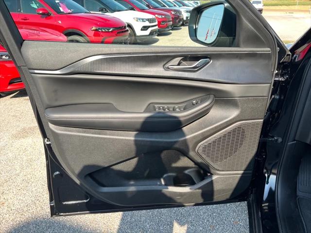 2025 Jeep Grand Cherokee Laredo X 4x4