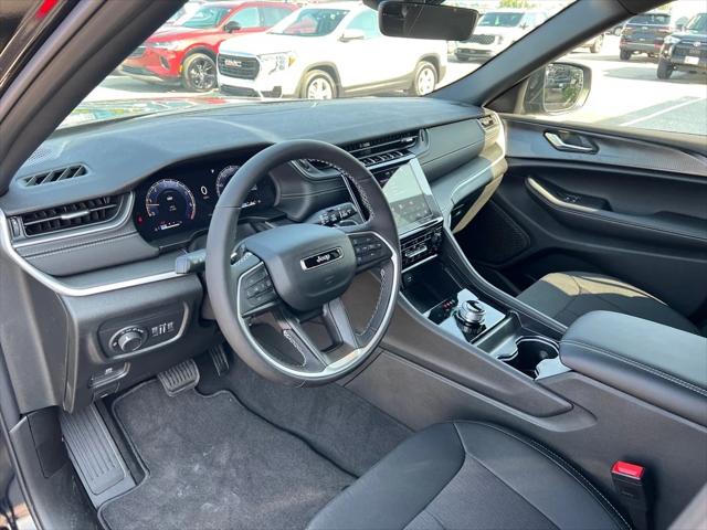 2025 Jeep Grand Cherokee Laredo X 4x4