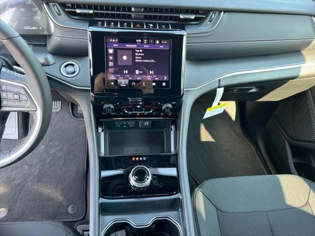 2025 Jeep Grand Cherokee Laredo X 4x4