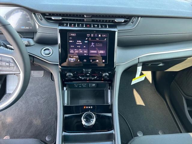 2025 Jeep Grand Cherokee Laredo X 4x4