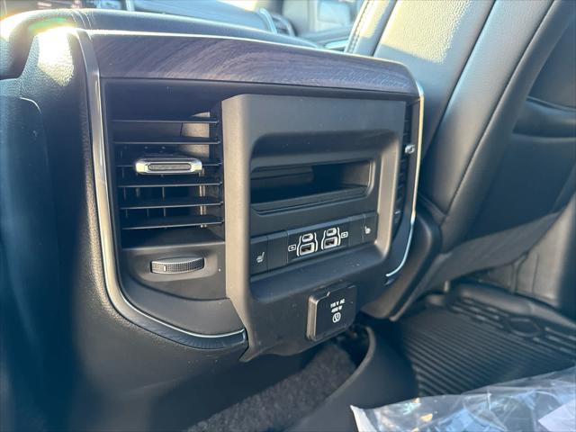 2026 Ram 1500 Laramie Crew Cab 4x4 5'7" Box