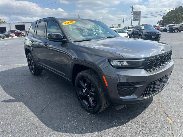 2025 Jeep Grand Cherokee GRAND CHEROKEE ALTITUDE 4X4 2025 Jeep Grand Cherokee GRAND CHEROKEE ALTITUDE 4X4