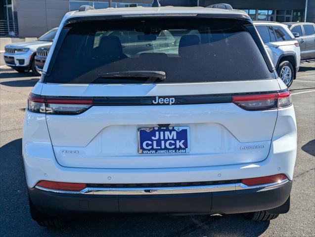 2025 Jeep Grand Cherokee GRAND CHEROKEE LAREDO X 4X4