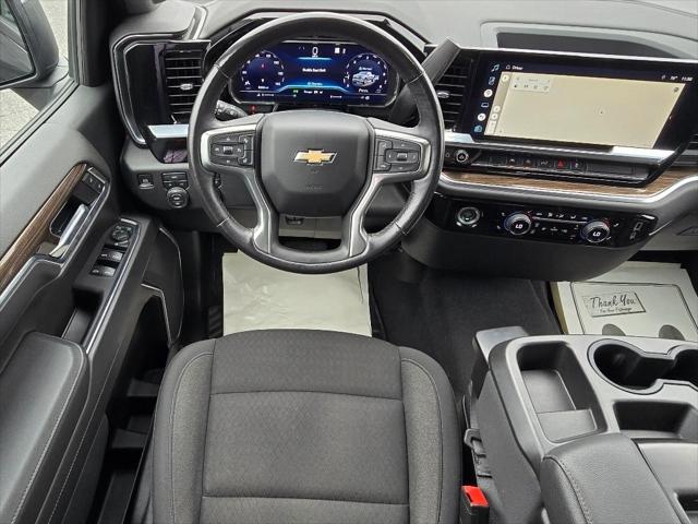 2022 Chevrolet Silverado 1500 4WD Crew Cab Short Bed LT with 2FL