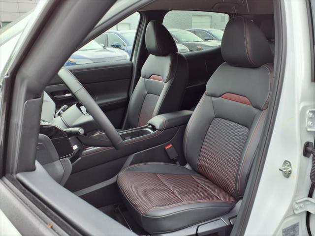 2025 Nissan Kicks SR FWD