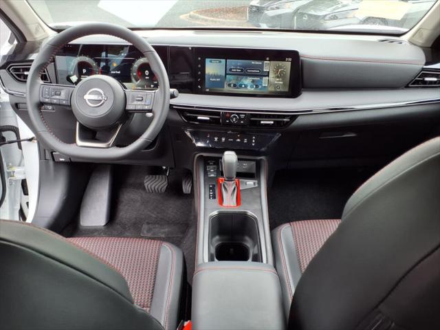 2025 Nissan Kicks SR FWD