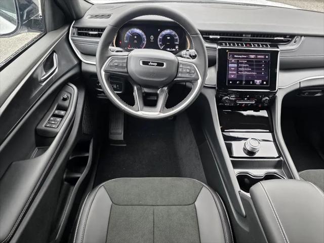 2025 Jeep Grand Cherokee L Altitude X 4x4