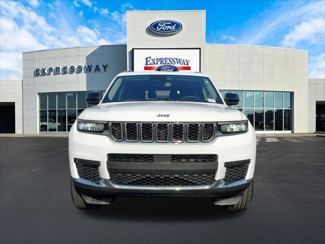 2023 Jeep Grand Cherokee L Laredo 4x4 2023 Jeep Grand Cherokee L Laredo 4x4