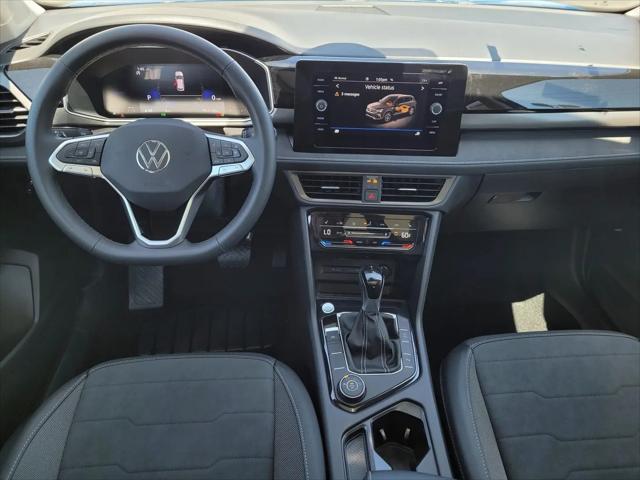 2025 Volkswagen Taos 1.5T SE Black