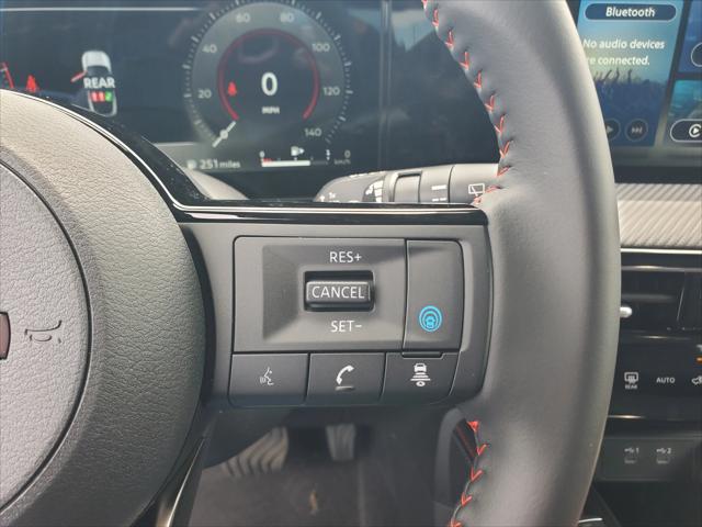2025 Nissan Kicks SR FWD